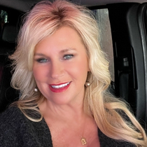 Headshot of Lisa Meyers, Owner of NEXTAFF of Jackson, TN